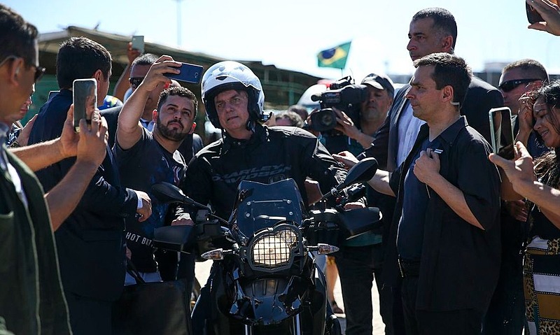 Manifestantes se aglomeraram sem máscaras - Arquivo/Agência Brasil