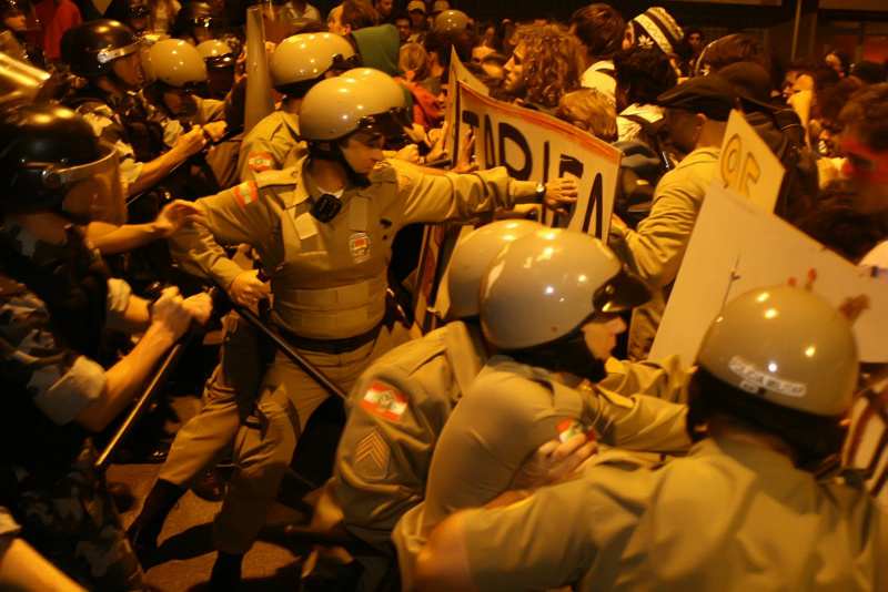 Que força política lucra com o caos em São Paulo?