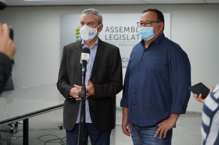 Presidente Paulo Corrêa recebeu o prefeito de Amambai, Dr. Bandeira, para comemorarem a confirmação do pleito. /  Foto: Cyro Clemente 