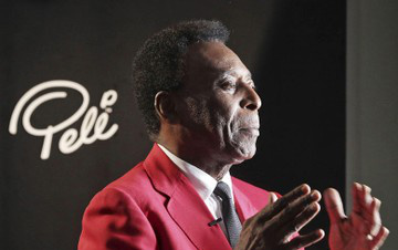 Pelé recebe 'vaia virtual' após pedir que população se concentre na seleção