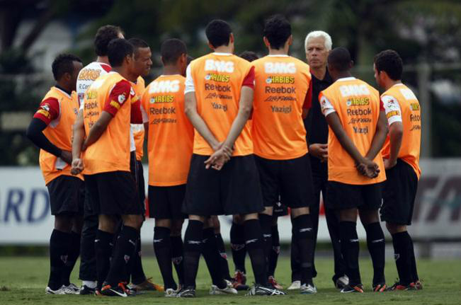 São Paulo perde vaga e tem que arrumar a casa