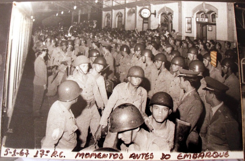 A história do 17 RC Mec é uma das constantes do Che Tiempo Guaré. Na foto (da galeria do comando da unidade do exército de Amambai), o momento da partida do esquadrão precursor saindo de Pirassununga com destino a Amambai,em 1967.