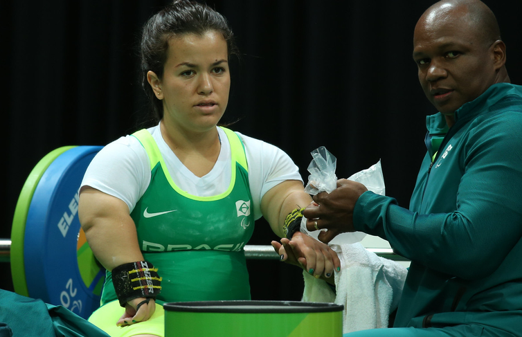 Mariana D'Andrea está entre as quatro melhores atletas da categoria até 67 kg do mundo e compete nesta terça-feira (16), no Mundial Paralímpico do Cazaquistão - Divulgação Comitê Olímpico Brasileiro