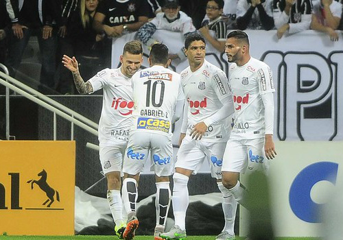 Gabriel comemora com Lucas Lima, Renato e Thiago Maia na Arena Corinthians (Foto: Marcos Ribolli)