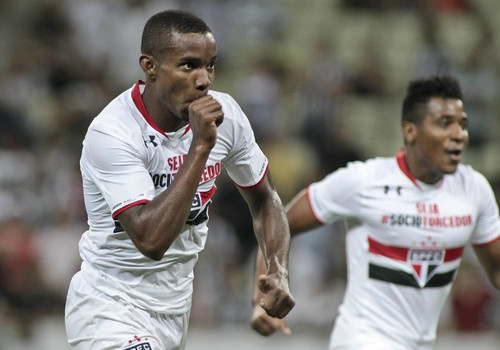 Thiago Mendes vibra com o segundo gol do São Paulo contra o Ceará (Foto: Jarbas Oliveira/Estadão Conteúdo)