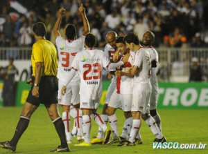 Vasco e Atlético-MG ficam no empate em São Januário