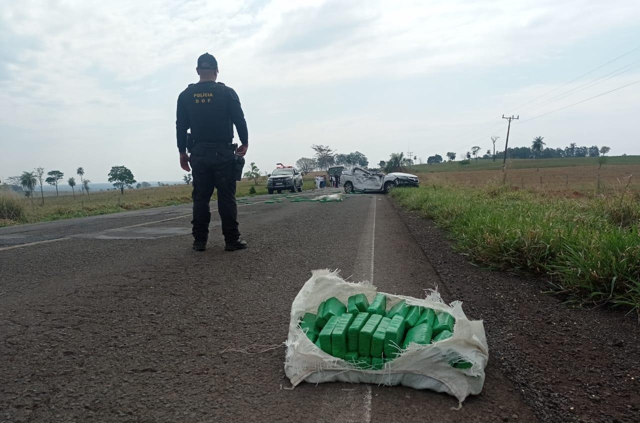 Veículo carregado com maconha é apreendido pelo DOF neste sábado (11)