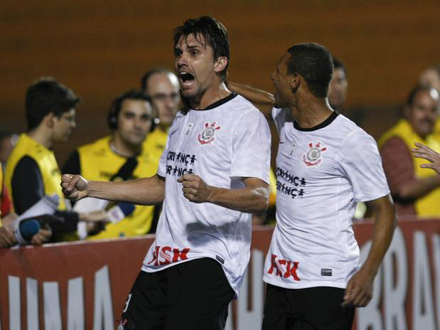 Foto: Vagner Campos/TerraPaulo André anotou o único gol da vitória corintiana sobre o Internacional