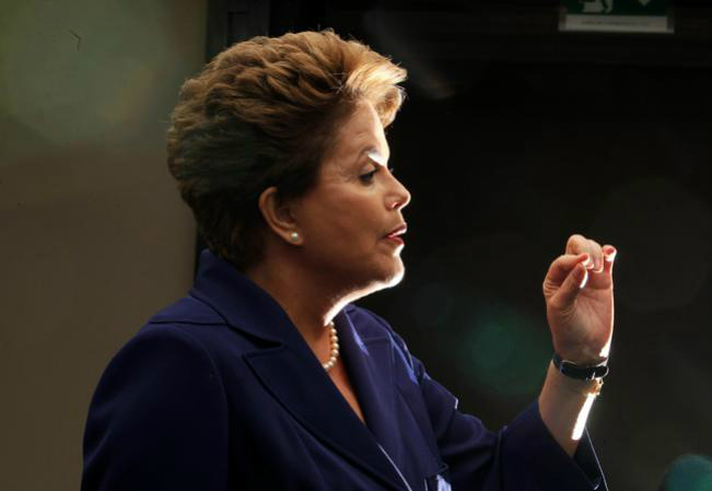 Dilma ignora, mas greve no Mineirão fez barulho