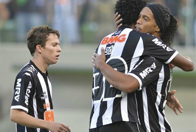 Com grande atuação de Ronaldinho, Atlético-MG conquistou o título simbólico do primeiro turno (Foto Terra) 