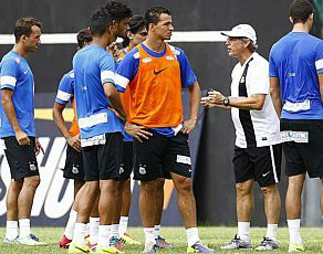 Oswaldo colocará seis garotos do Santos em campo