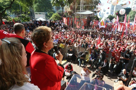 Dilma: "Querem impor um projeto que não foi vitorioso nas urnas"