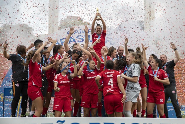 Internacional conquista Brasileiro Feminino Sub-18