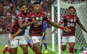 Flamengo vence Fluminense e aumenta distância para o Palmeiras