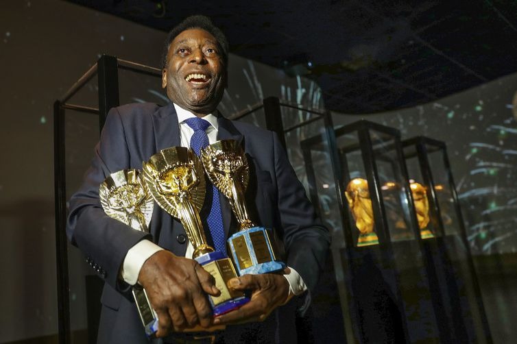 Pelé é o único jogador de futebol a conquistar três edições de Copa do Mundo - Direitos reservados/Divulgação CBF.