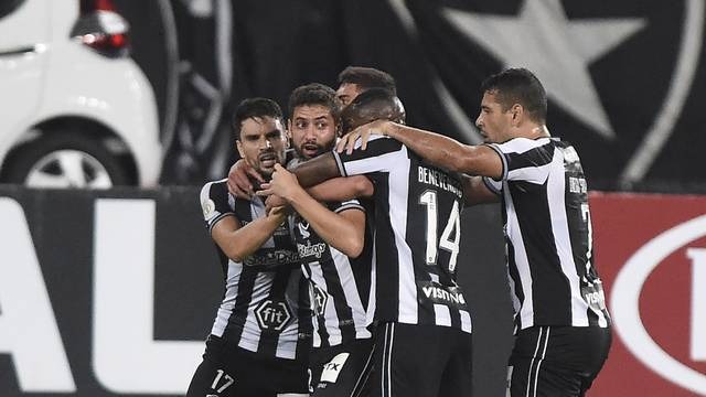 Botafogo encara sequência difícil no Brasileirão