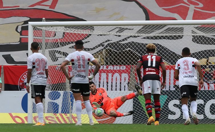 Volpi foi o grande destaque da partida. - Twitter São Paulo FC/Rubens Chiri e Paulo Pinto