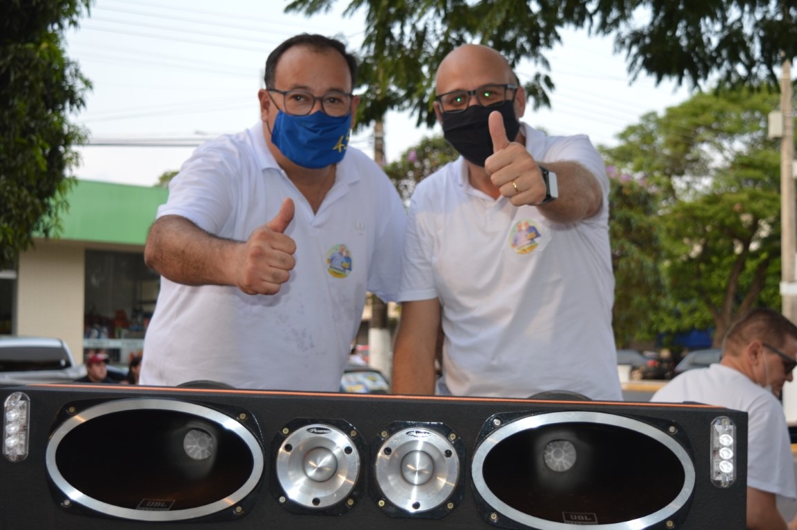 Dr. Bandeira e Rodrigo, candidatos a prefeito e vice de Amambai / Foto: Moreira Produções