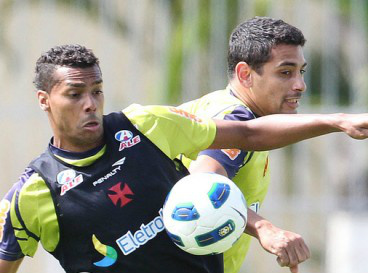 Elenco vascaíno realizou um treino tático nesta sexta-feira