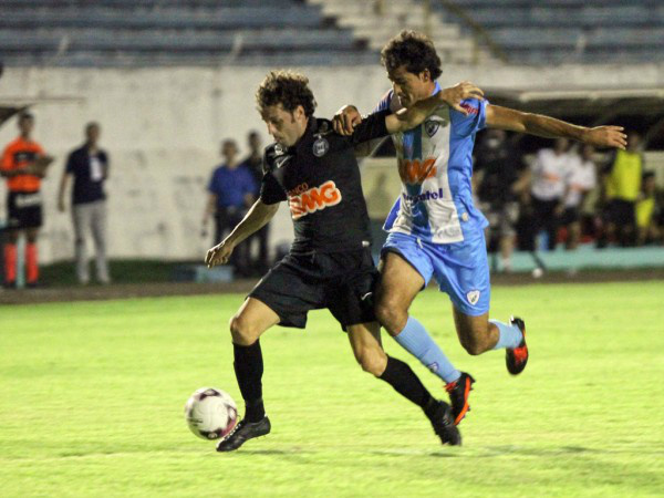 Coxa e Londrina entram em campo pela partida 112