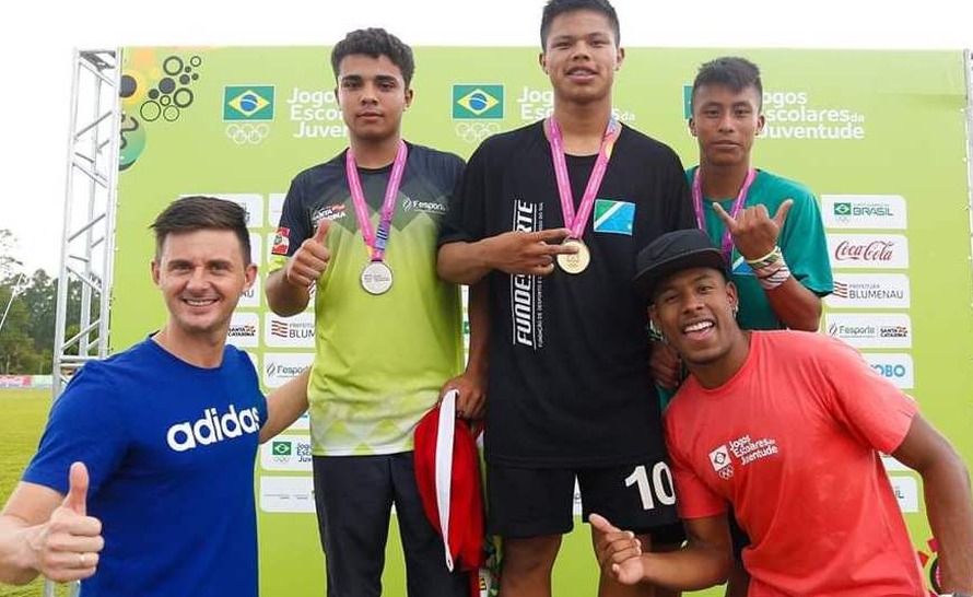 Yuri Benites é o campeão no lançamento de dardos e Juliano Lima é o terceiro colocado da modalidade / Foto: Reprodução