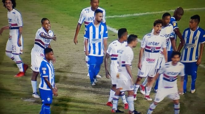 São Paulo bate o CSA em Maceió (Foto: Reprodução )