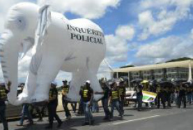 Policiais federais de todo o país pretendem intensificar as ações da categoria por reajuste salarial e melhores condições de trabalho