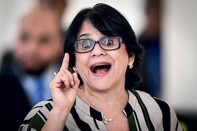 Medida anunciada pela ministra Damares é absurdamente irresponsável com a vida e com a saúde do povo brasileiro - Evaristo Sá/AFP