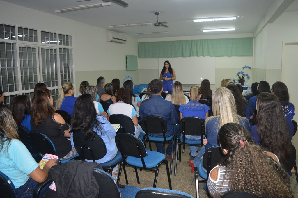 Reunião com pais e educadores, realizada na noite de quarta-feira(04), na EE Dr. Fernando Corrêa da Costa / Foto: Moreira Produções 