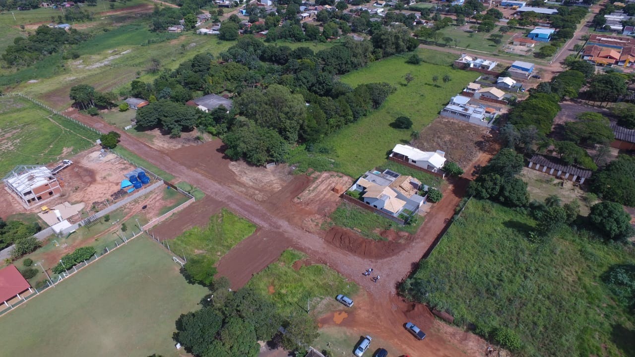 Equipes da prefeitura estão trabalhando nas estradas vicinais e nas ruas da cidade / Foto: Decom