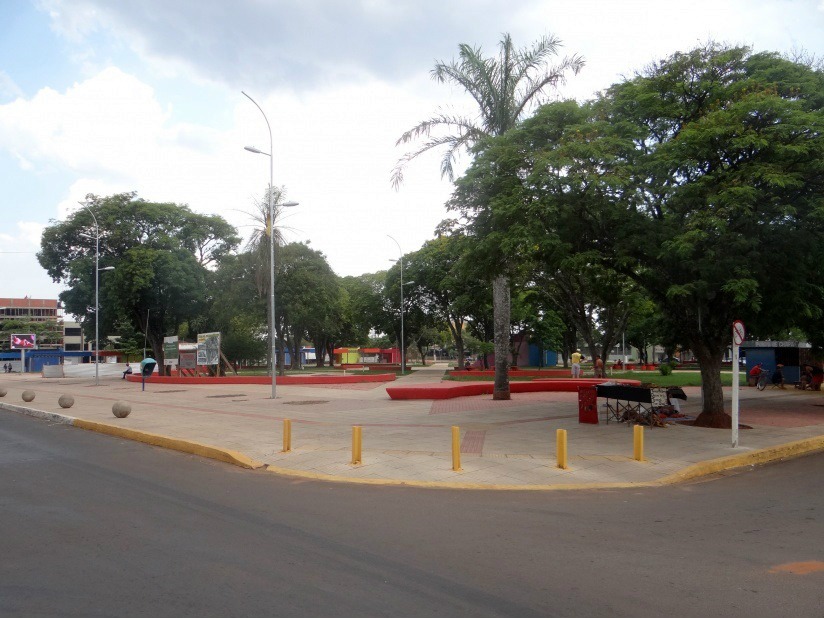 Vereadora Ligia busca atrair mais familias para a praça Cel. Valêncio de Brum / Foto: Arquivo/Moreira Produções