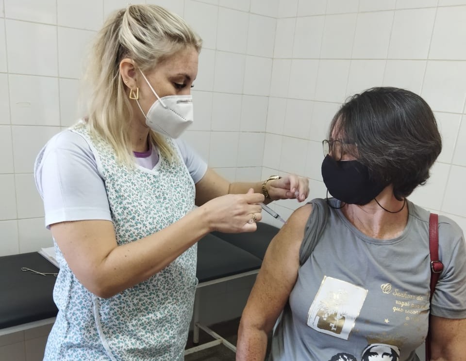 Mais de 9.300 pessoas já foram vacinadas no município / Fotos: Decom