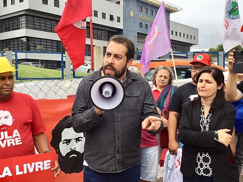 Boulos em visita a Vigília Lula Livre, no ano de 2018 - Denise Veiga