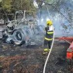 Incêndio destrói tratores e ameaça área de mata ciliar em Amambai