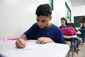 Mais de 180 mil estudantes voltam às aulas nesta segunda-feira nas escolas estaduais de MS